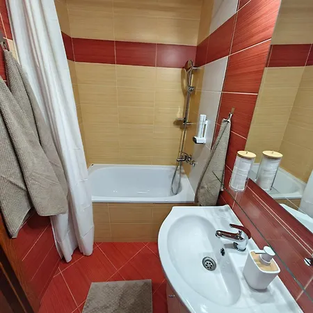 Frida Old Town With Private Parking شقة