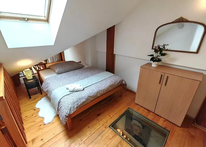 Frida Old Town With Private Parking