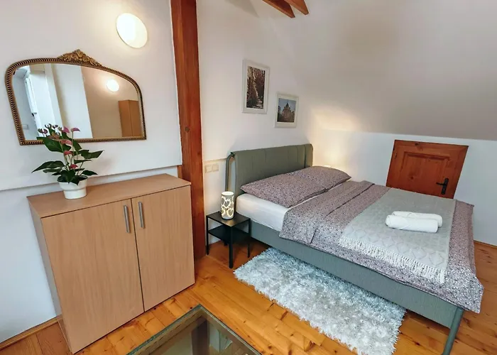 Frida Old Town With Private Parking *