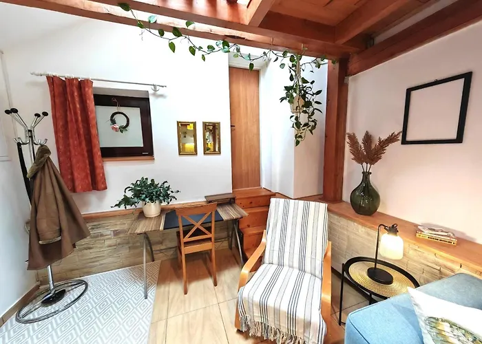 Апартаменты Frida Old Town With Private Parking