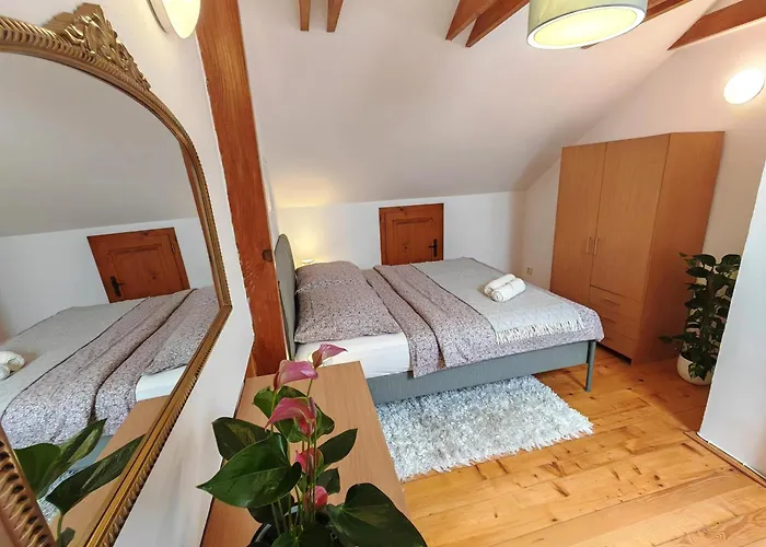 Frida Old Town With Private Parking